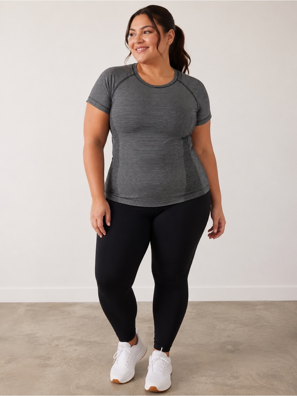 Athleta Momentum Seamless Tee Black Mini Stripe L Body Skimming Top